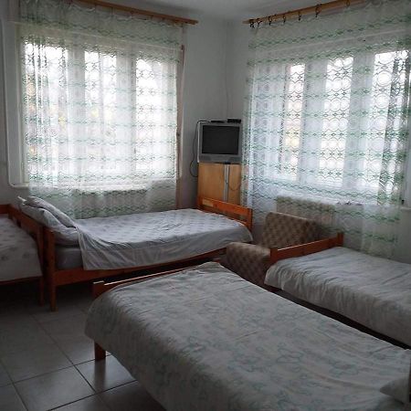 Pihenes A Malomtonal Privat Berlemeny Guest House Tapolca Bagian luar foto
