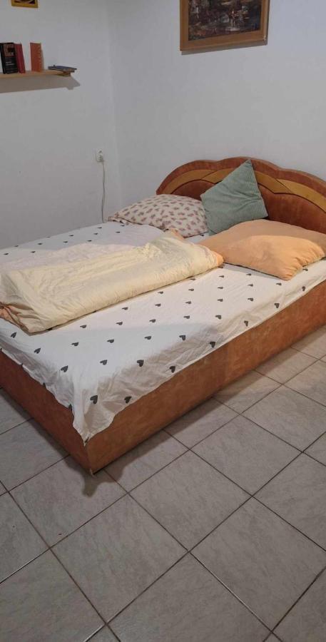 Pihenes A Malomtonal Privat Berlemeny Guest House Tapolca Bagian luar foto
