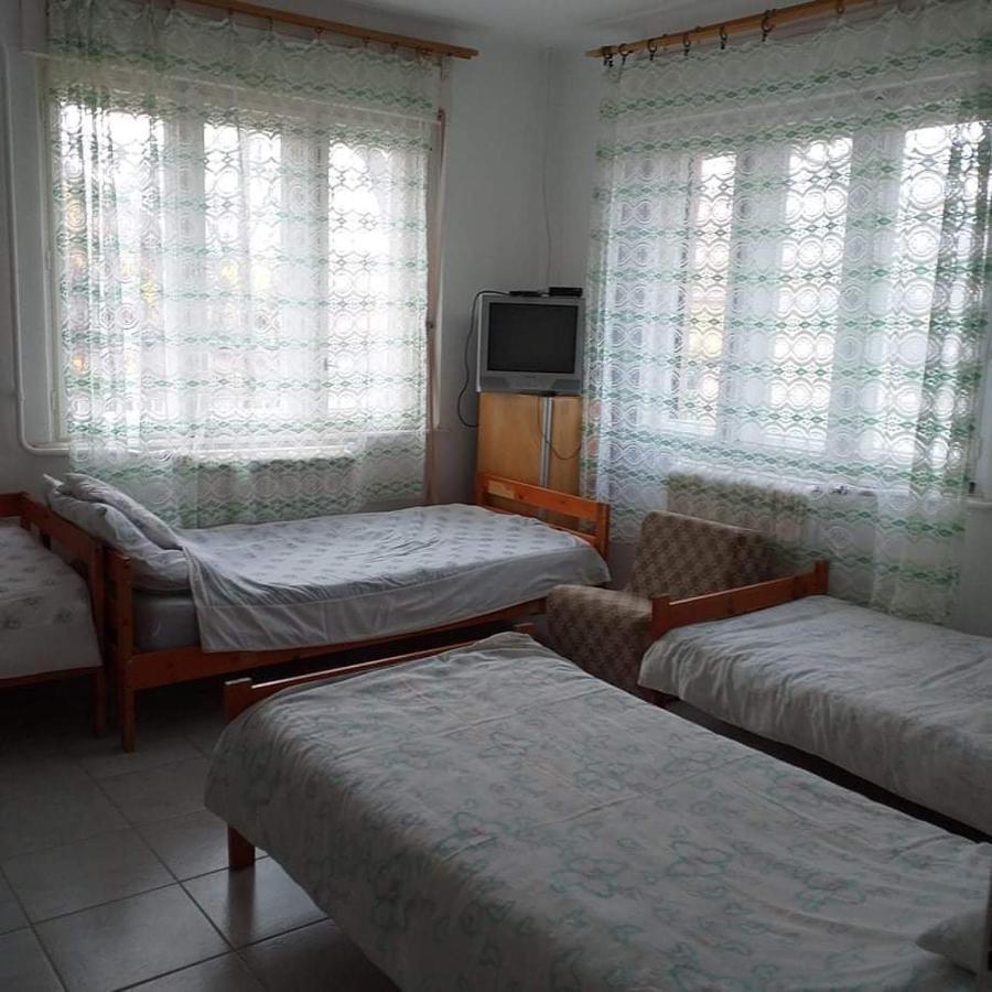 Pihenes A Malomtonal Privat Berlemeny Guest House Tapolca Bagian luar foto