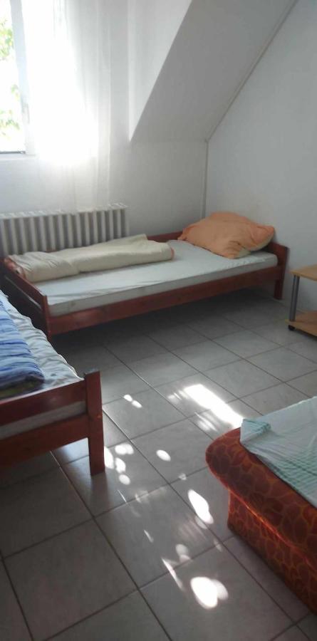 Pihenes A Malomtonal Privat Berlemeny Guest House Tapolca Bagian luar foto